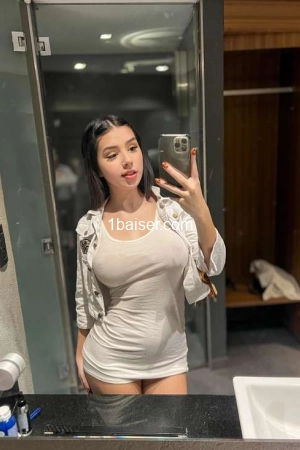 Bella, Escort Nantes