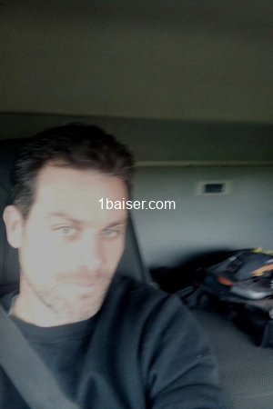 Plaisir , Escort Tarbes