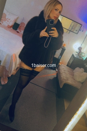 Maria Gabriela, Escort Houilles