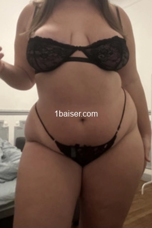 Escort Jeune femme aux formes généreuses