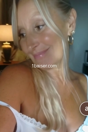 Un parfum de tendresse , Escort Girl Var