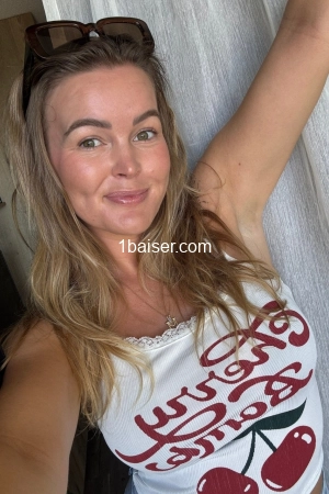 Femme fontaine, Escort Girl Avignon