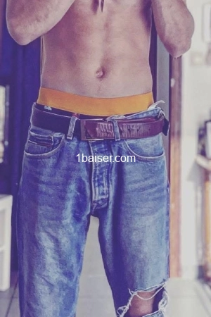 Le beau gosse qui baise bien Actif, passif, sucer comme jamais, Escort Toulon