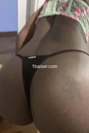 Escort Cerise Escort