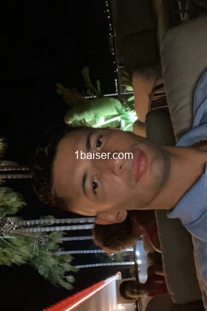 Yonizy, Escort 14éme Arr de Observatoire