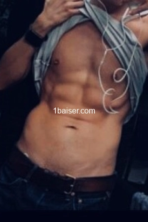 Escort BOYNEXTDOORPARIS