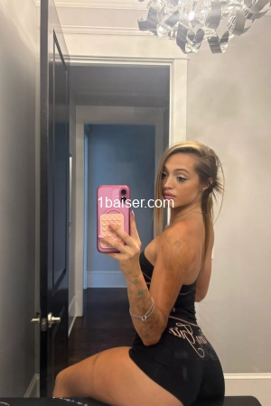 Maga, Escort Girl Châteaubourg