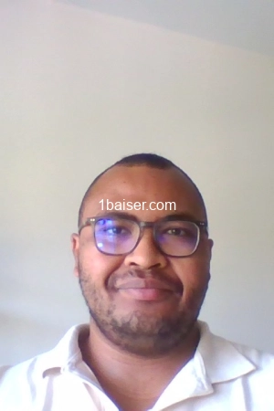 jonathan78, Escort Luisant