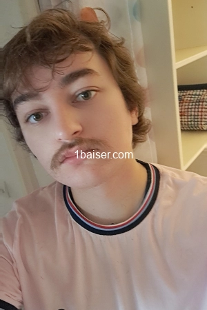 Escort Hugo soum