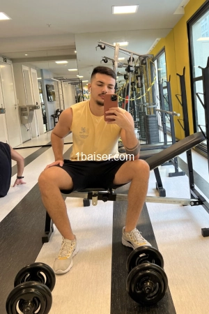 Gustavo Reis, Escort Paris