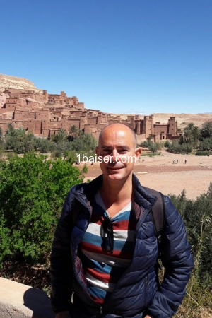 Accompagnement, voyage, bienveillance, masseur, discrétion, bcbg, Escort Avignon