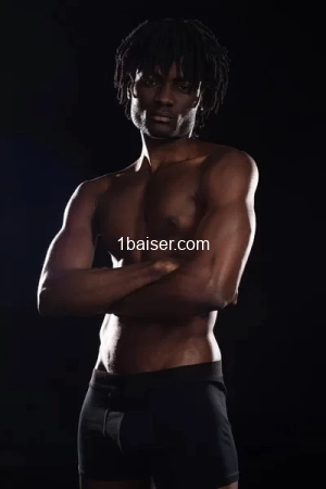 Cédric, Escort Le Mans