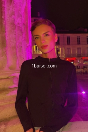 Divan-30, Escort Avignon