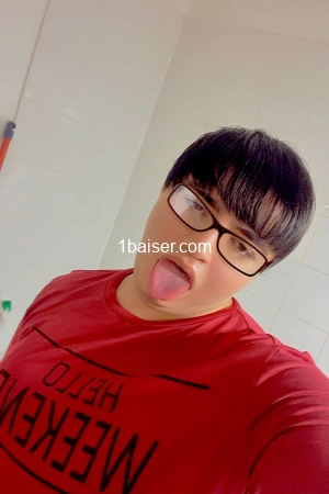 Escort Sissy Inès Pour Vous Servir