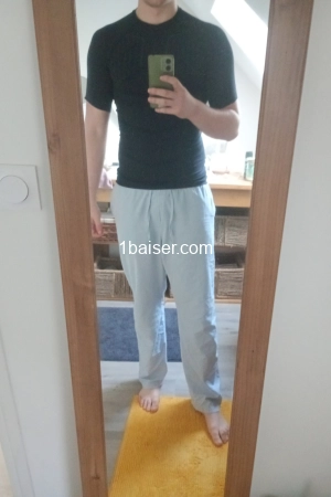 Escort Cherche une femme plus âgée 