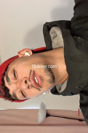 Riad, Escort Vitry sur Seine