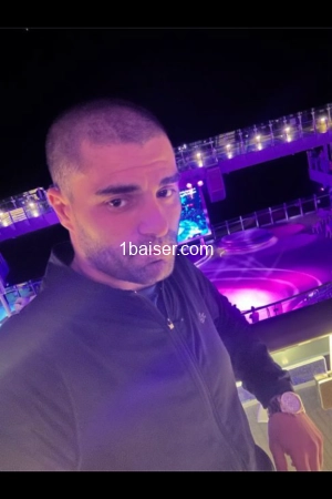 Escort Jh pour mature uniquement < 40 ans 