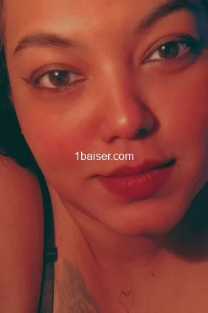 sara, Escort 18éme Arr de la Butte Montmartre