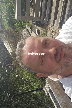 Je suis dispo pour toutes filles que ca interresse j’ai 45 ans je suis un, Escort Cap d'Agde