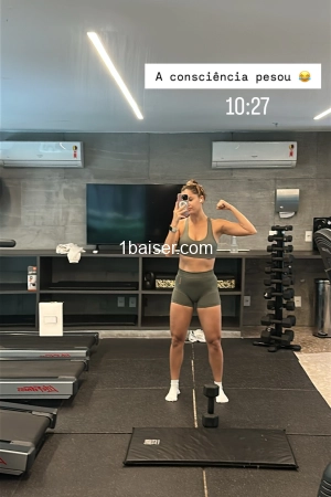 Karen Muller, Escort Vannes