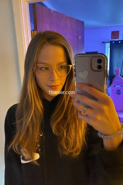 Cella  — Escort Angers (1)