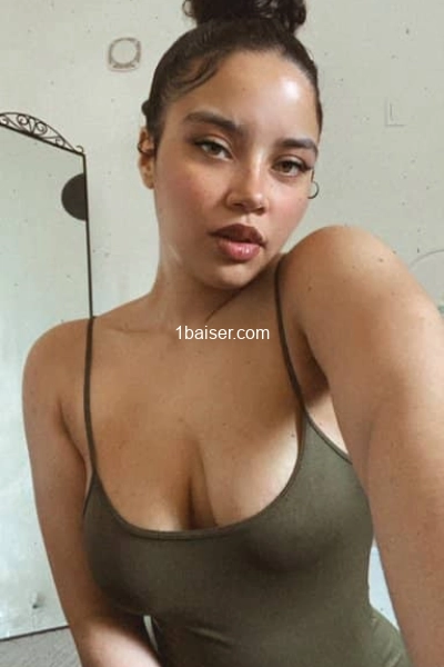 Maya Gomez — Escort Rhone (1)