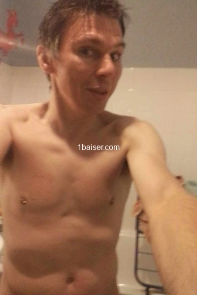 Homme de 36ans, doux aime les soirée avec des femmes mures DC plus âgée  — Escort Finistere (1)
