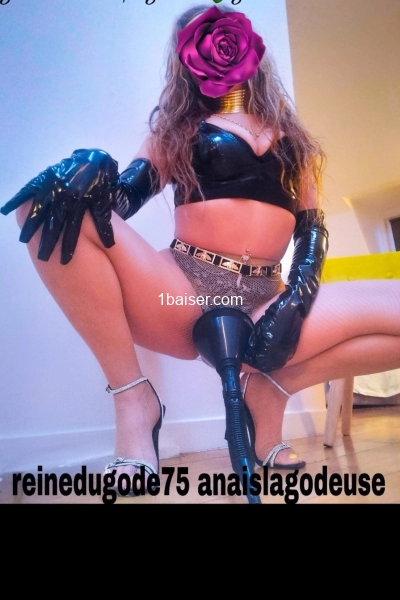 Reinedugode75  maîtresse dominatrice a lyon
