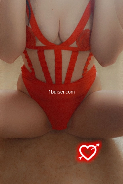 petite-chienne — Escort Paris (1)