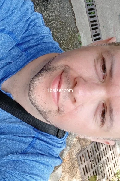 Massage naturiste et sexe pour hommes — Escort Isere