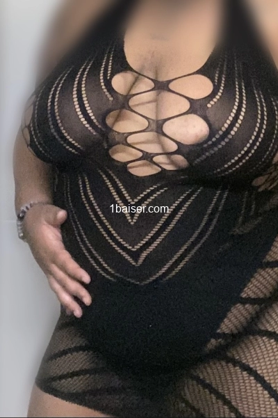 BBW tropicale tatouée 