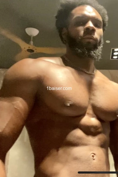 Jeune escorte discret pour femme 