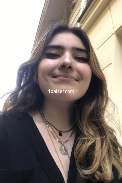 étudiante curieuse  — Escort Paris (1)