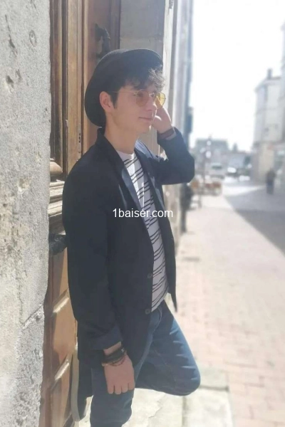 Escort boy gay  — Escort Lille (1)