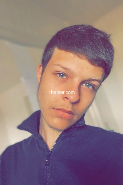 Jeune homme pour vous servir  — Escort Haute Savoie (1)