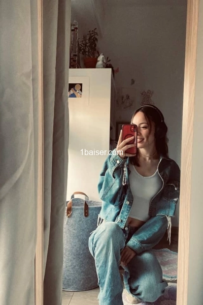 Je suis une courtisane chaude très sexy, adorable — Escort Aix en Provence (1)