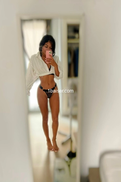 VALENTINA JEUNE AMANTE