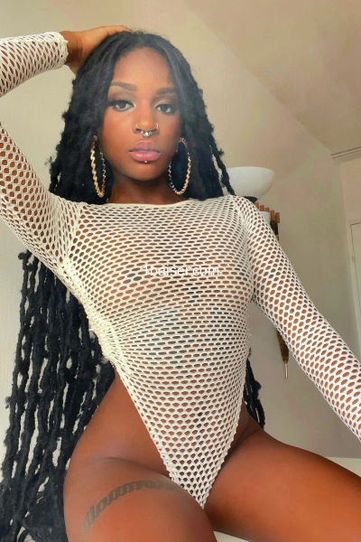 Jeune antillaise propose rencontres et cam