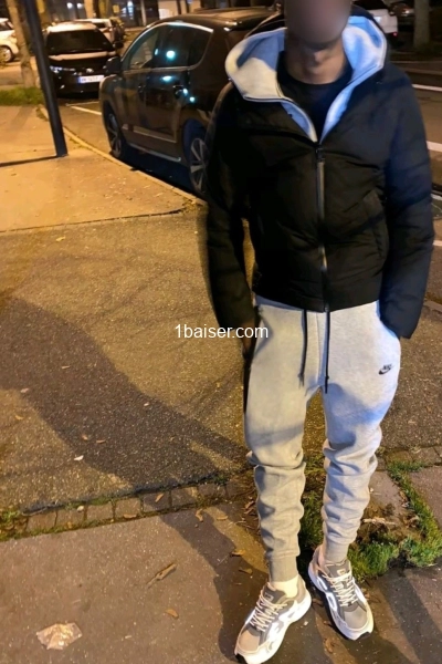 À votre disposition les filles — Escort Yvelines (1)
