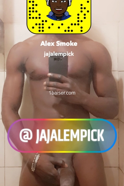 Jeune black charmant et fougueux 