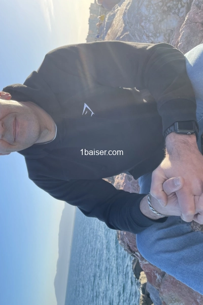 Homme célibataire  — Escort Correze (1)