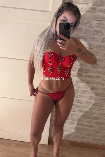 sarah blonde