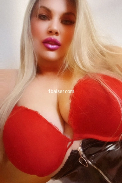 très jolie et très sexy ,domination 