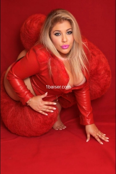 très jolie et très sexy ,domination 