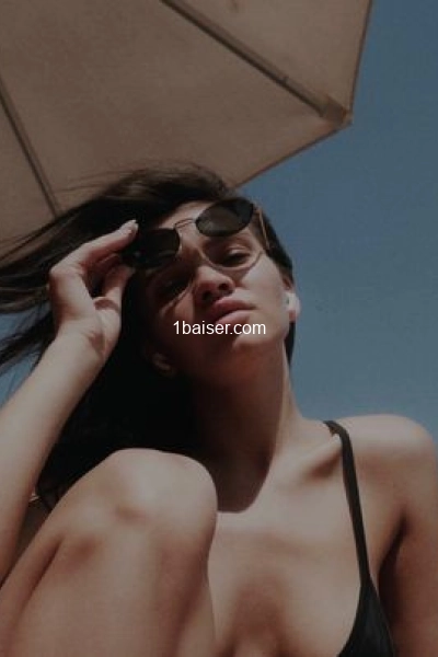 JEUNE et JOLIE — Escort Paris (1)