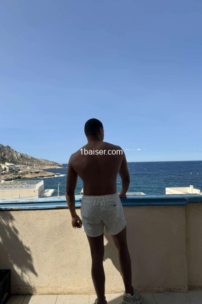 Hooss — Escort Toulon (1)