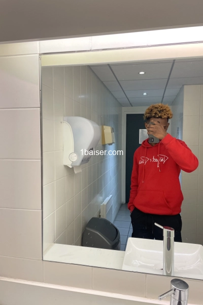 Homme à tout faire pour vous satisfaire  — Escort Paris (1)