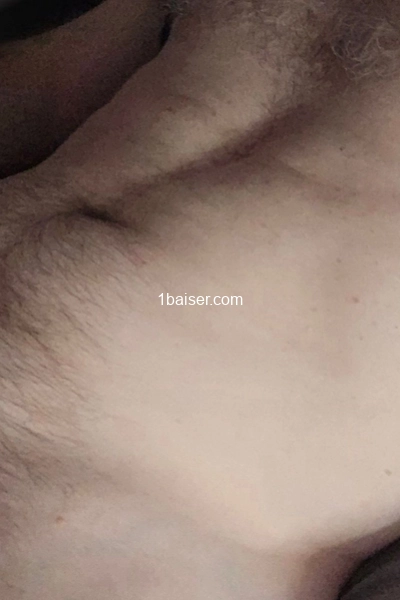 Cherche confidente intime pour une relation suivie et durable virtuelle.