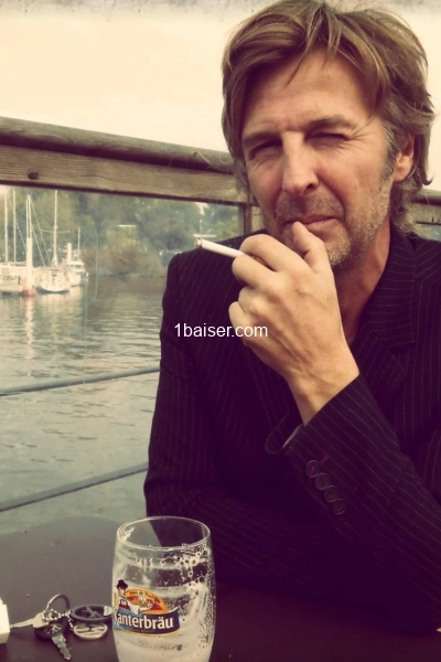 Très bel homme européen yeux bleus 49 ans  — Escort Vannes (1)