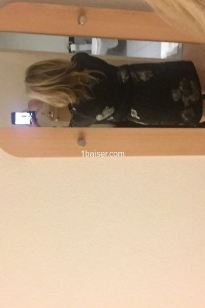 Stephie belle  Ronde Mature 